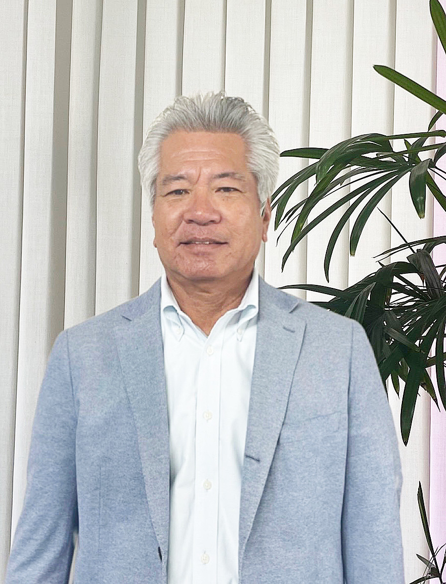 代表取締役社長　與那嶺 真栄